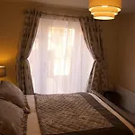 York City Centre, Recently Renovated 2 Bedroom Flat